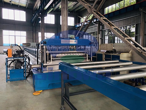 Clean partition board line